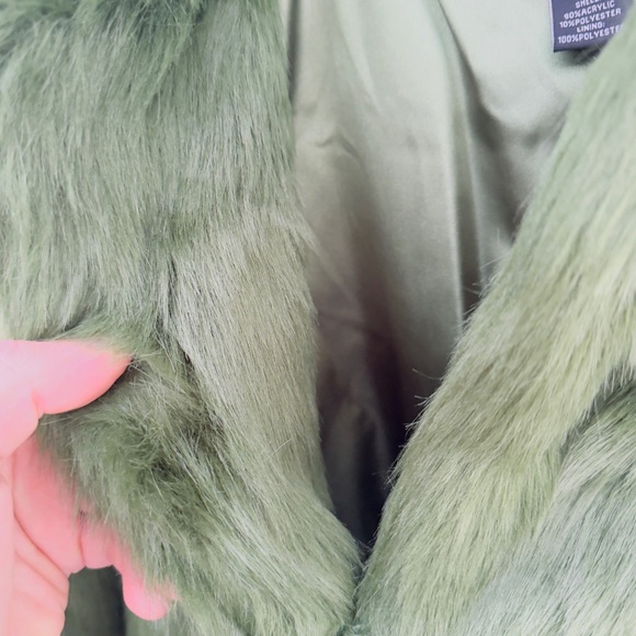 Ashton Green Fur Coat - Picture 5 of 8